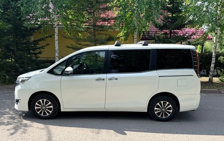 Toyota Esquire I, 2019 год, 2 490 000 рублей, 3 фотография