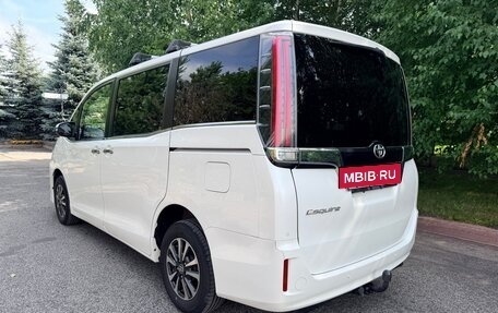Toyota Esquire I, 2019 год, 2 490 000 рублей, 6 фотография