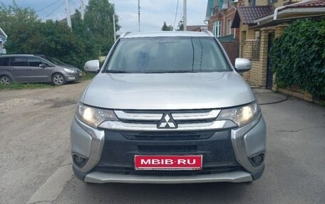 Mitsubishi Outlander III рестайлинг 3, 2015 год, 1 450 000 рублей, 1 фотография