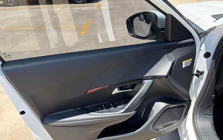 Peugeot 2008 II, 2022 год, 1 220 000 рублей, 6 фотография