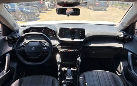 Peugeot 2008 II, 2022 год, 1 220 000 рублей, 9 фотография