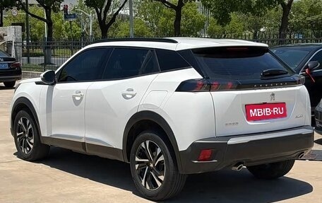 Peugeot 2008 II, 2022 год, 1 220 000 рублей, 4 фотография