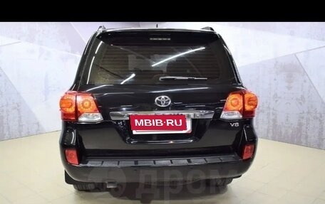 Toyota Land Cruiser 200, 2013 год, 4 590 000 рублей, 2 фотография