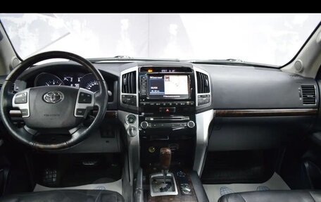 Toyota Land Cruiser 200, 2013 год, 4 590 000 рублей, 10 фотография