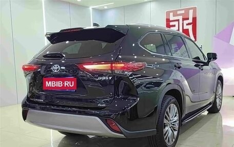 Toyota Highlander, 2025 год, 5 300 000 рублей, 4 фотография