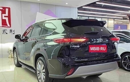 Toyota Highlander, 2025 год, 5 300 000 рублей, 6 фотография