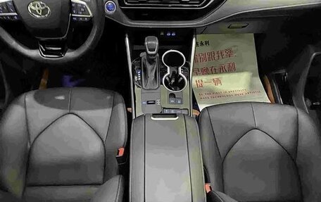 Toyota Highlander, 2025 год, 5 300 000 рублей, 12 фотография