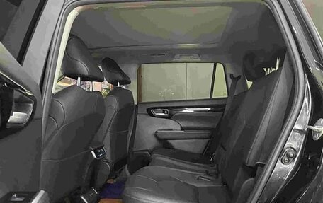 Toyota Highlander, 2025 год, 5 300 000 рублей, 13 фотография