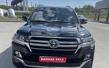 Toyota Land Cruiser 200, 2019 год, 7 500 000 рублей, 1 фотография