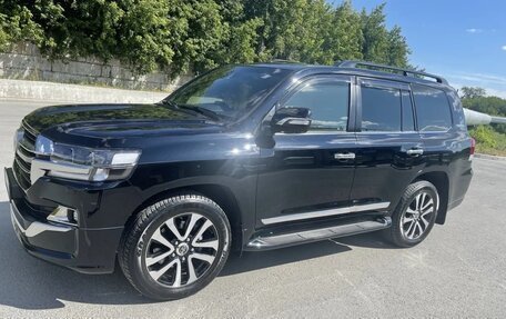 Toyota Land Cruiser 200, 2019 год, 7 500 000 рублей, 4 фотография