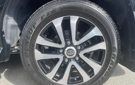 Toyota Land Cruiser 200, 2019 год, 7 500 000 рублей, 8 фотография
