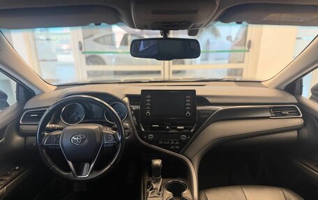 Toyota Camry, 2021 год, 3 100 000 рублей, 11 фотография
