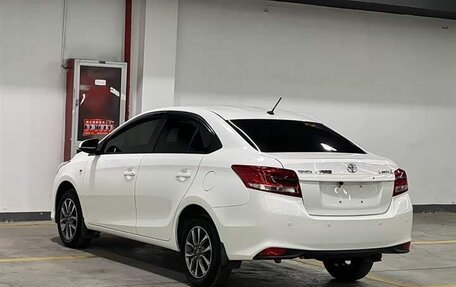 Toyota Yaris, 2022 год, 933 000 рублей, 4 фотография