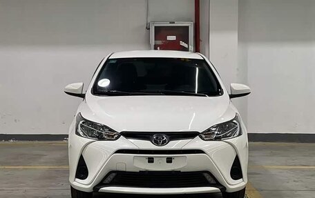 Toyota Yaris, 2022 год, 933 000 рублей, 2 фотография
