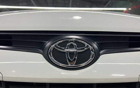 Toyota Yaris, 2022 год, 933 000 рублей, 8 фотография
