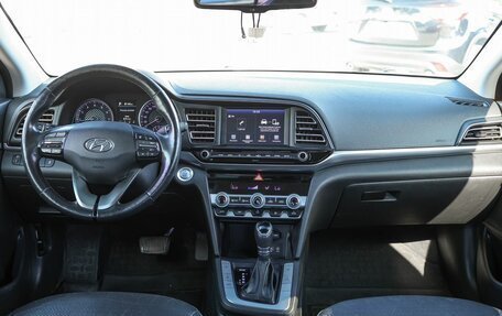 Hyundai Elantra VI рестайлинг, 2019 год, 1 399 000 рублей, 8 фотография