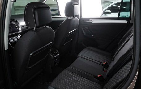 Volkswagen Tiguan II, 2018 год, 2 197 000 рублей, 11 фотография