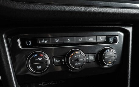 Volkswagen Tiguan II, 2018 год, 2 197 000 рублей, 19 фотография