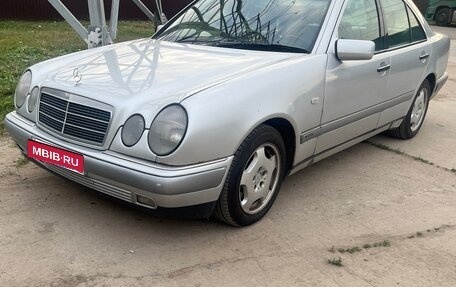 Mercedes-Benz E-Класс, 1996 год, 602 000 рублей, 2 фотография