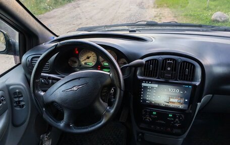 Chrysler Voyager IV, 2004 год, 550 000 рублей, 2 фотография