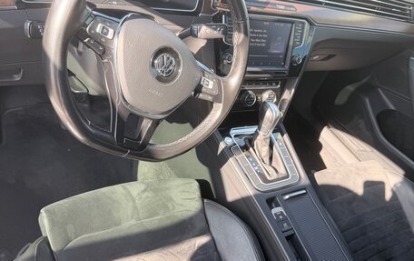 Volkswagen Passat B8 рестайлинг, 2017 год, 2 200 000 рублей, 8 фотография