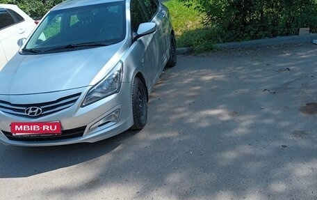 Hyundai Solaris II рестайлинг, 2016 год, 850 000 рублей, 2 фотография