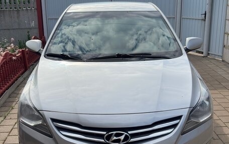 Hyundai Solaris II рестайлинг, 2015 год, 1 000 000 рублей, 1 фотография