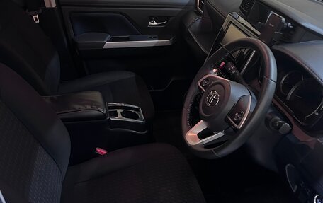 Toyota Roomy I, 2021 год, 1 395 000 рублей, 10 фотография