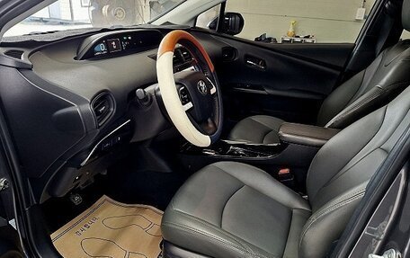 Toyota Prius IV XW50, 2020 год, 1 799 000 рублей, 5 фотография