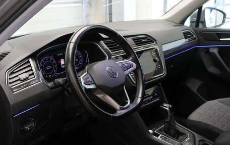 Volkswagen Tiguan II, 2020 год, 2 525 000 рублей, 8 фотография