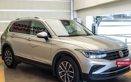 Volkswagen Tiguan II, 2020 год, 2 525 000 рублей, 3 фотография
