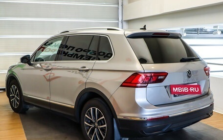 Volkswagen Tiguan II, 2020 год, 2 525 000 рублей, 7 фотография