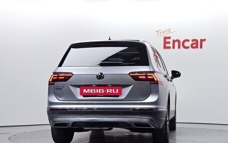 Volkswagen Tiguan II, 2020 год, 2 550 000 рублей, 4 фотография
