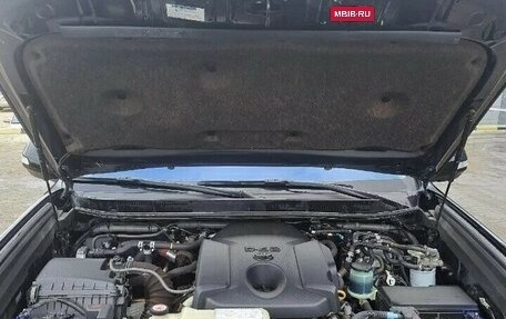 Toyota Land Cruiser Prado 150 рестайлинг 2, 2017 год, 4 700 000 рублей, 10 фотография