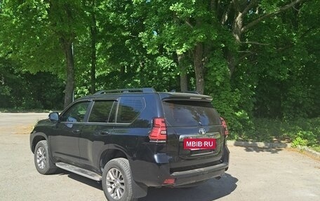 Toyota Land Cruiser Prado 150 рестайлинг 2, 2017 год, 4 700 000 рублей, 3 фотография