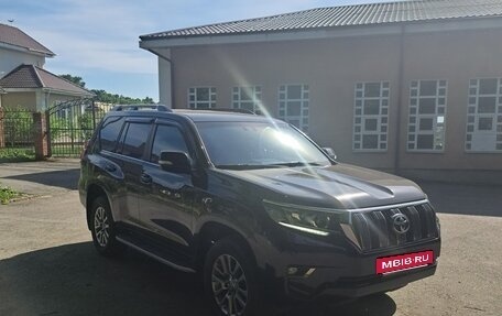 Toyota Land Cruiser Prado 150 рестайлинг 2, 2017 год, 4 700 000 рублей, 2 фотография