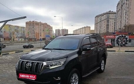 Toyota Land Cruiser Prado 150 рестайлинг 2, 2017 год, 4 700 000 рублей, 5 фотография