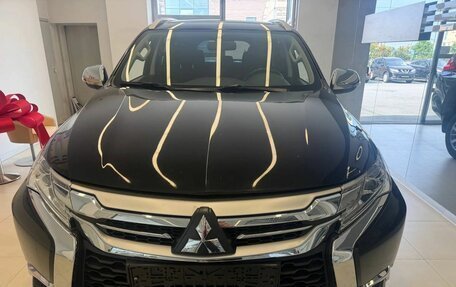 Mitsubishi Pajero Sport III рестайлинг, 2018 год, 2 750 000 рублей, 2 фотография