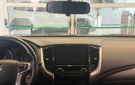 Mitsubishi Pajero Sport III рестайлинг, 2018 год, 2 750 000 рублей, 12 фотография