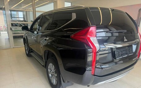 Mitsubishi Pajero Sport III рестайлинг, 2018 год, 2 750 000 рублей, 6 фотография