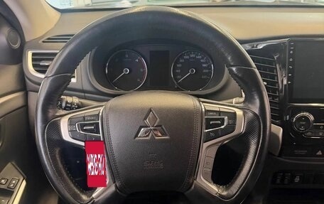 Mitsubishi Pajero Sport III рестайлинг, 2018 год, 2 750 000 рублей, 8 фотография