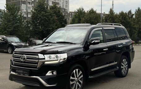 Toyota Land Cruiser 200, 2016 год, 4 990 000 рублей, 1 фотография