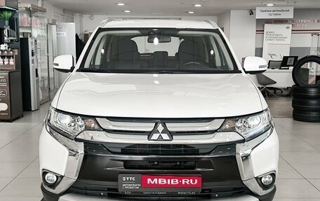 Mitsubishi Outlander III рестайлинг 3, 2018 год, 1 680 000 рублей, 2 фотография