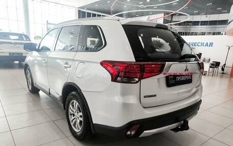 Mitsubishi Outlander III рестайлинг 3, 2018 год, 1 680 000 рублей, 8 фотография