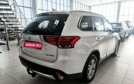 Mitsubishi Outlander III рестайлинг 3, 2018 год, 1 680 000 рублей, 6 фотография