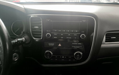 Mitsubishi Outlander III рестайлинг 3, 2018 год, 1 680 000 рублей, 18 фотография