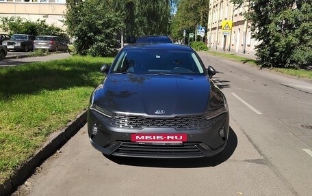 KIA K5, 2021 год, 1 700 000 рублей, 2 фотография