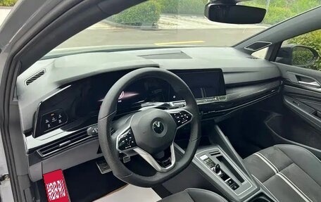 Volkswagen Golf VIII, 2022 год, 2 000 012 рублей, 18 фотография
