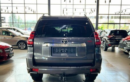 Toyota Land Cruiser Prado 150 рестайлинг 2, 2019 год, 5 900 000 рублей, 6 фотография