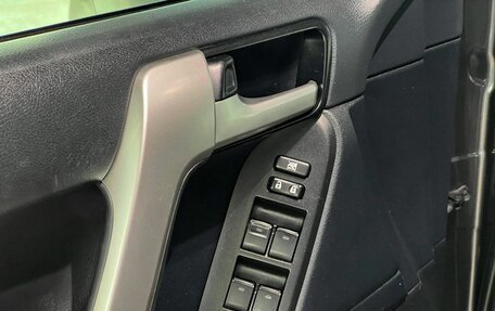 Toyota Land Cruiser Prado 150 рестайлинг 2, 2019 год, 5 900 000 рублей, 21 фотография